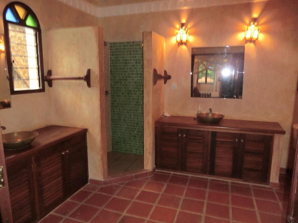 Villa Lamuhouse Diani Beach Kamer foto