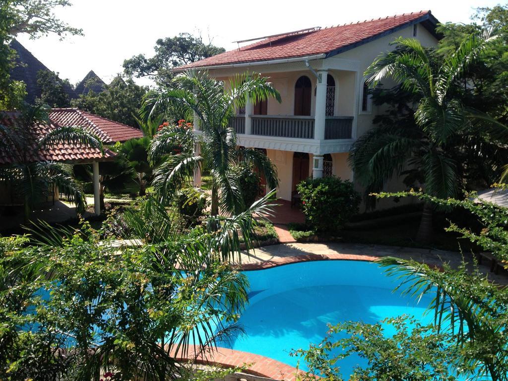 Villa Lamuhouse Diani Beach Buitenkant foto